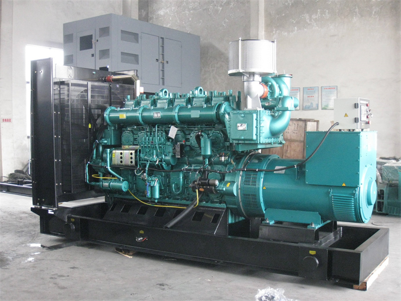 申扎200KW 柴油发电机的油耗是多少?