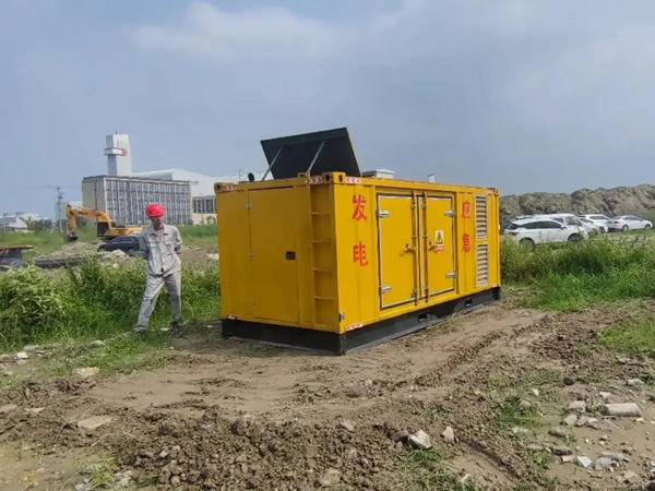 申扎200KW柴油发电机机组每小时的油耗量受哪些因素影响？