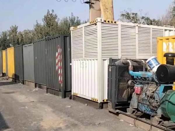 申扎200KW柴油发电机机组每小时油耗是多少？
